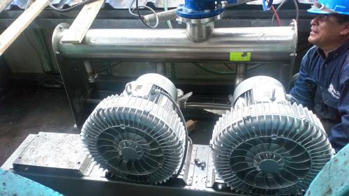 INSTALACIÓN DE MANIFOLD Y SOPLADORES DE CHILLER DE AVES